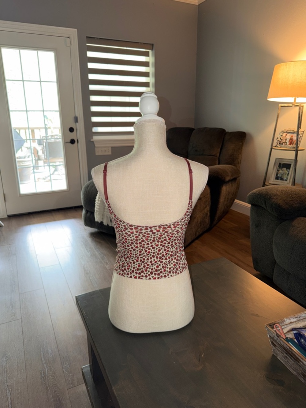 Urban Outfitters Red and Cream Floral Spaghetti Strap Cami - Picture 2 of 3